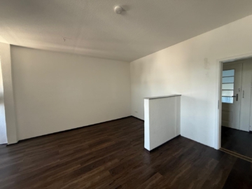 WhatsApp Image 2026-04-28 at 16.17.24 (2) - Wohnen über den Dächern von Hof: Stilvolle 3-Zimmer-Wohnung mit zwei Balkonen & Einbauküche – sofort verfügbar – ca. 135m²