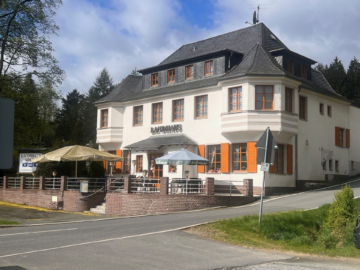 Landgasthof in Adorf/Bad Elster sucht neuen Eigentümer – Gastronomie mit Pensions-/Hotelbetrieb, großer Terrasse mit Biergarten, Parkfläche, Garagen, u.v.m. – sofort zu verkaufen, 08626 Adorf, Hotel