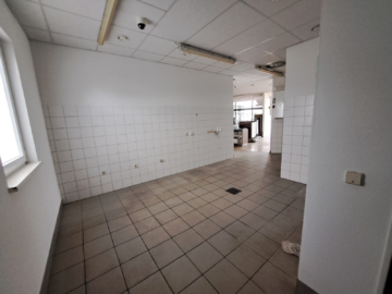 Vorbereitungsraum - Gewerbefläche (ca. 87 m²) im Gewerbegebiet Münchberg – hohe Kundenfrequenz – Nähe zur A9