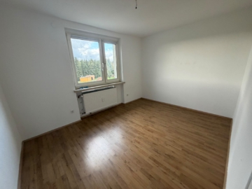 Zimmer 1 - 4-Zimmer-Wohnung ca. 89 m² Wohnfläche in Köditz/Brunnenthal – ruhige Wohnsiedlung – sofort verfügbar
