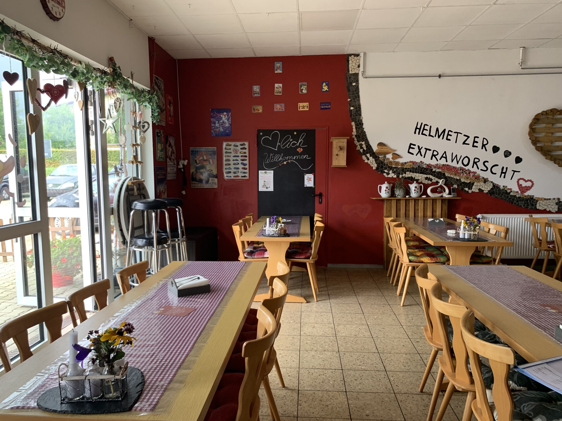 Gastraum - Imbissbetrieb in Helmbrechts zur Anmietung – treue Stammkunden, Betriebsübernahme optional