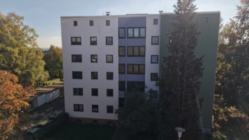 Bild - Ihre Investitionschance in Selb-Plößberg: Mehrfamilienhaus mit 15 Wohnungen – Balkone – unterkellert