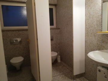 WC´s Untergeschoss - Gepflegte und großzügige Gewerbefläche im Frankenwald – individuell nutzbar- Gewerbefläche ca. 450 m² – inkl. 3 PKW-Stellplätze – verkehrsgünstige, zentrale Lage von Selbitz