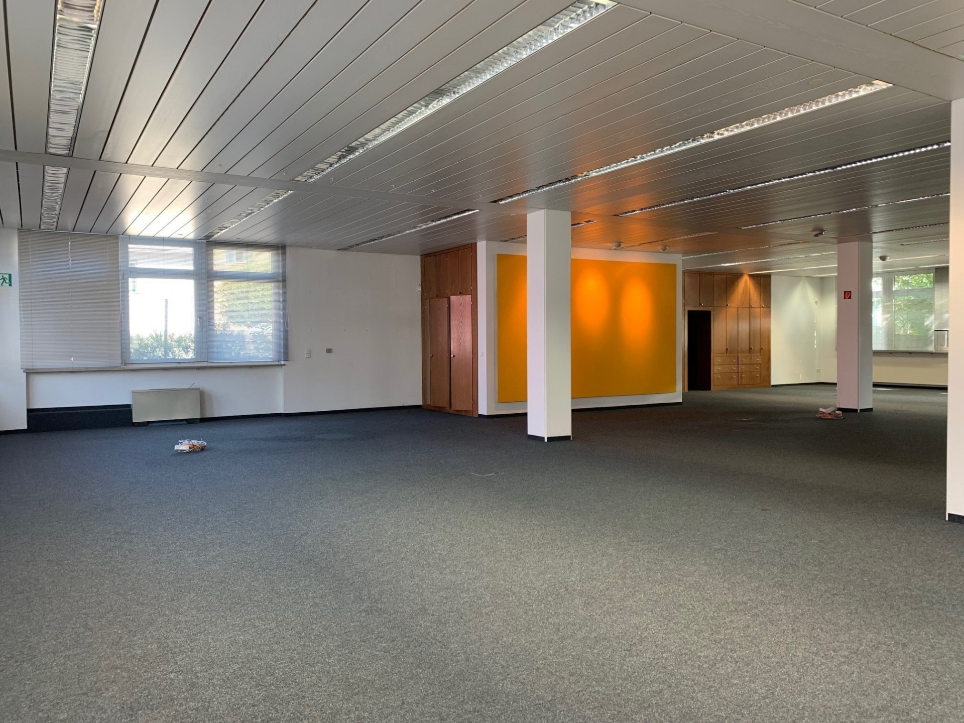 Fläche EG - Gepflegte, individuell nutzbare Gewerbefläche (ca. 450 m²) in verkehrsgünstiger Lage – 3 PKW-Stellplätze