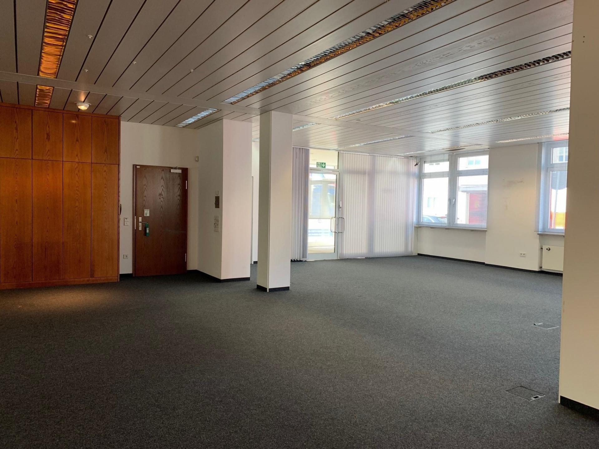 Fläche EG - Gepflegte und großzügige Gewerbefläche im Frankenwald – individuell nutzbar- Gewerbefläche ca. 450 m² – inkl. 3 PKW-Stellplätze – verkehrsgünstige, zentrale Lage von Selbitz