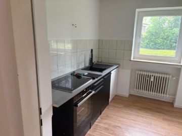 Küche aktuell - 2-Zimmer-Wohnung – Balkon – Erdgeschoss – EBK vorhanden -sofort verfügbar