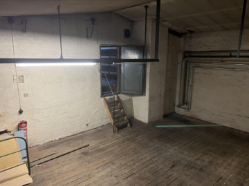 Abstellraum - Archivraum - Gewerbefläche ca. 250 m² im 1. OG – ausreichend Parkfläche vorhanden – Kurzzeit-Anmietung möglich