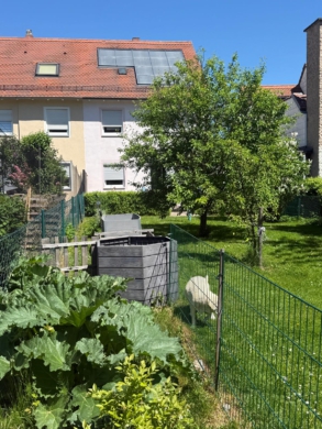 Rückwärtige Ansicht - Wer zuerst kommt, mahlt zuerst: Doppelhaushälfte in Hof/Münsterviertel – ca. 90 m² Wfl. – 393 m² Grundstück –