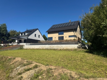 rückwärtige Ansicht - Bezugsfertiges EFH, Top-Ausstattung – Luxusküche, PV-Anlage & Wärmepumpe, Batteriespeicher, Effizienzhaus 40 Plus