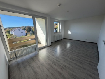 Attraktive 2-Zimmer-Wohnung mit Balkon und ca. 56 m² Wohnfläche in Wunsiedel, 95632 Wunsiedel, Etagenwohnung