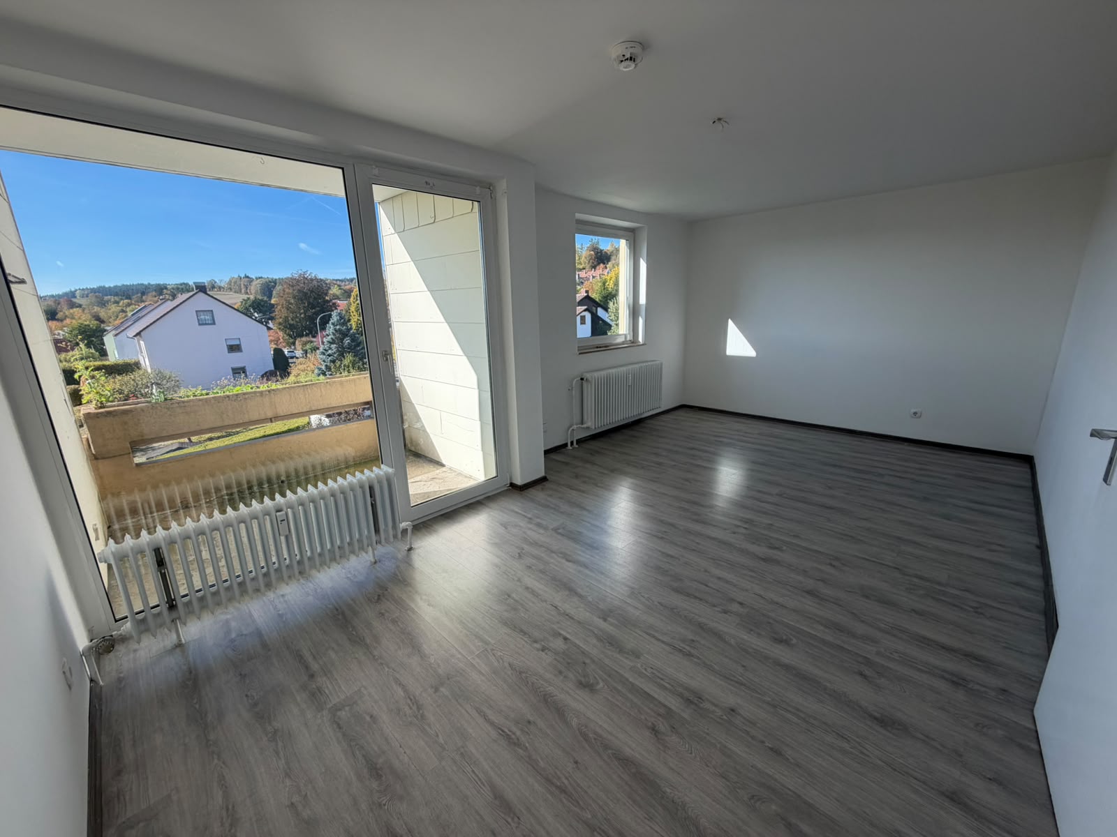 Titelbild - Attraktive 2-Zimmer-Wohnung mit Balkon und ca. 56 m² Wohnfläche in Wunsiedel