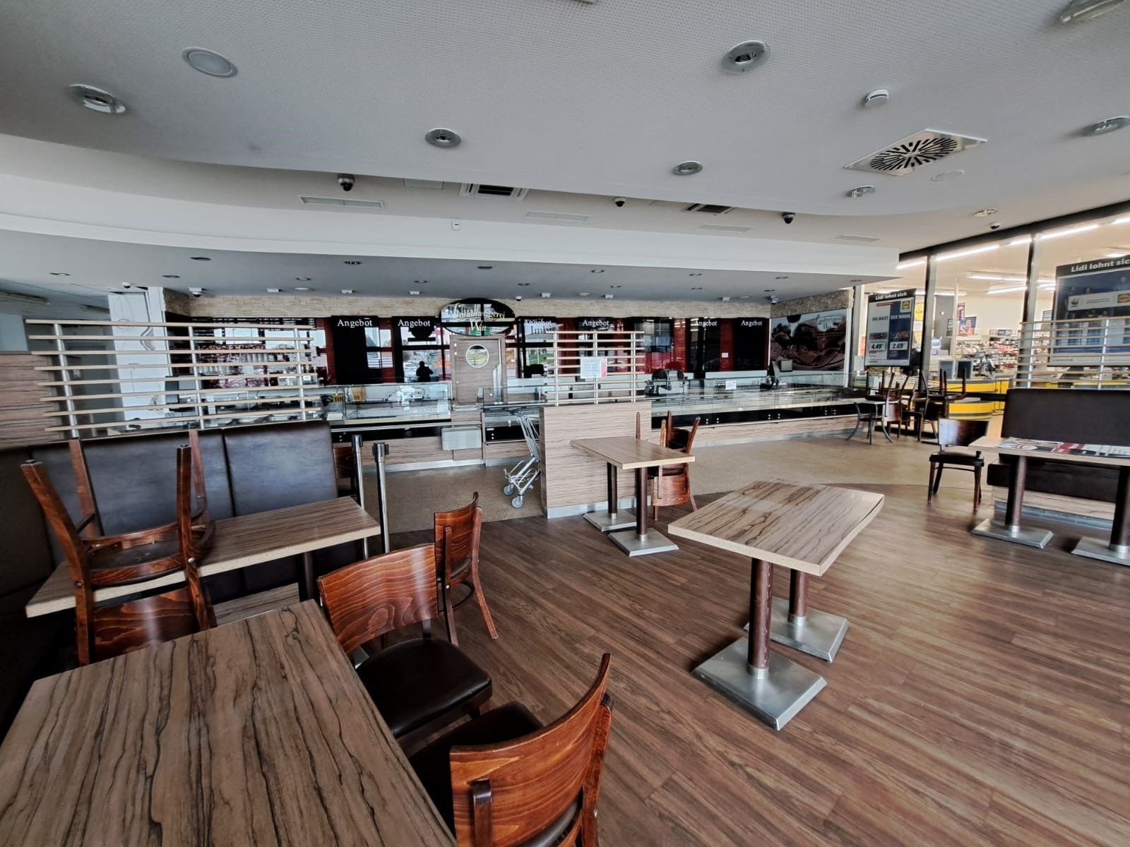 Bistrobereich - Gewerbefläche (ca. 164 m²) in Münchberg/Gewerbegebiet – direkt an der A9 – erweiterbare Fläche