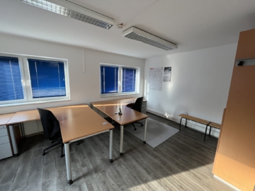 Bürofläche - Lager-/Produktionshalle in Rehau – ca. 840 m² Nutzfläche – Büro + Sozialräume