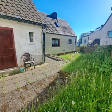 rückwärtige Ansicht - Einfamilienwohnhaus im Frankenwald: Wfl. ca. 150 m² – kl. Garten und Vorgarten, Garage – Schwarzenbach/Wald