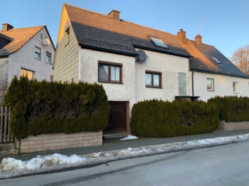 Einfamilienwohnhaus Wohnfläche ca. 150 m² – kl. Garten und Vorgarten, Garage – Schwarzenbach/Wald, 95131 Schwarzenbach am Wald, Einfamilienhaus