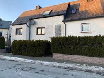 Einfamilienwohnhaus Wohnfläche ca. 150 m² – kl. Garten und Vorgarten, Garage – Schwarzenbach/Wald, 95131 Schwarzenbach am Wald, Einfamilienhaus