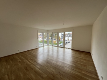 4-Zimmer-Wohnung in Rehau – Balkon – Garage mit direktem Zugang zum TH – Aufzug – Baujahr 2016, 95111 Rehau, Etagenwohnung
