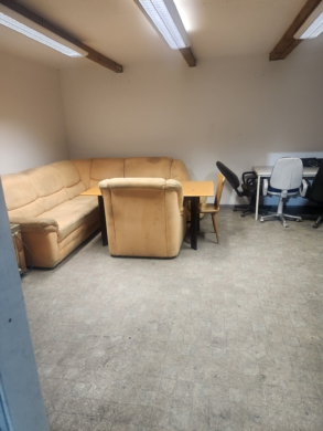 Bild - Ab sofort zu vermieten: Freistehendes Nebengebäude/Werkhalle (ca. 600 m²) mit Rolltor in Hof-Moschendorf