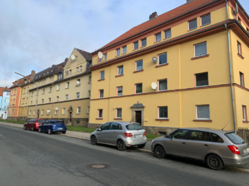 Sofort bezugsfrei: Großzügig geschnittene 4-Zimmer-Wohnung (ca. 99 m²), 95030 Hof, Etagenwohnung