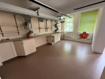 Bild - Attraktives Geschäftshaus mit Entwicklungspotenzial in bester Innenstadtlage von Hof – Grundstück ca. 520 m² – Gesamtfläche ca. 344 m²