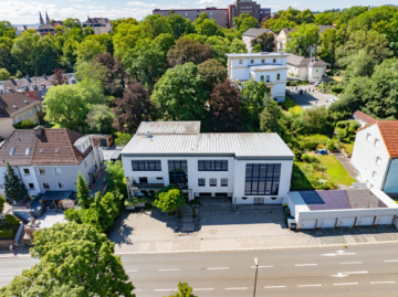 Repräsentatives Bürogebäude in hoch frequentierter Lage mit vielseitigen Nutzungsmöglichkeiten, 95028 Hof, Bürohaus