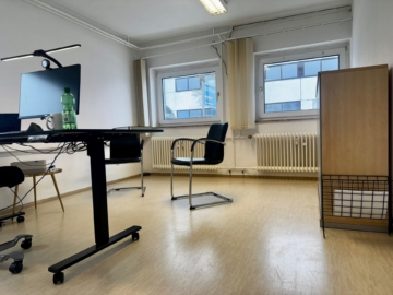 Bild - Vielseitig nutzbare Gewerbefläche mit WC – ca. 140 m² – 2 Stellplätze