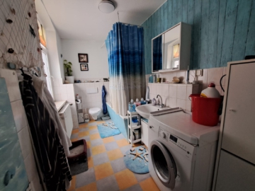 Wohnung 73 m² - Badezimmer - Zwei auf einen Schlag – 2 Eigentumswohnungen in Adorf – WFL gesamt ca. 153 m²