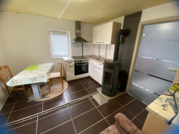 Küche - Gemütliches Singlehäuschen in Greiz / Irchwitz – ca. 60 m² Wohnfläche – teilmodernisiert