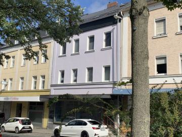 Renditeobjekt mit Fördervorteil: Modernisiertes Apartment-Haus für Studenten – EG förderfähig – KfW-Programm „Gewerbe zu Wohnraum“ –, 95028 Hof, Haus
