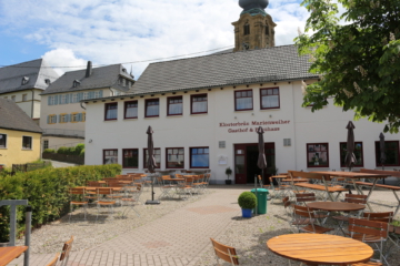 Top-Lage im Wallfahrtsort Marienweiher/Frankenwald – Gasthof/Biergarten + Pension sofort betriebsbereit, 95352 Marktleugast / Marienweiher, Gastronomie und Wohnung