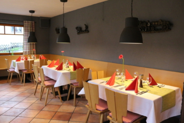 Gastraum - Top-Lage im Wallfahrtsort Marienweiher/Frankenwald – Gasthof/Biergarten + Pension sofort betriebsbereit
