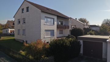 Bild - Gepflegtes Mehrfamilienwohnhaus in Hof/Jägersruh – 3 Wohneinheiten – 3 Garagen – teilvermietet – Wfl. ca. 237 m² – Grst. 825 m²