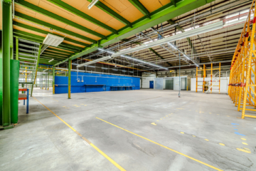 Bild - Lager, Büro & Produktionsflächen – ca. 4.000 m² – LKW-Zufahrt, Rolltor & Schwerlastregale – gute Erreichbarkeit der A93, A72 und A9