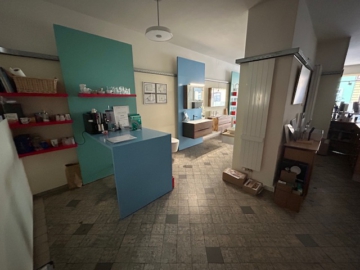 Bild - Gepflegtes Ladengeschäft mit Ausstellungs-, Büro- und Lagerfläche in der Innenstadt