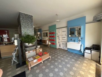 Ausstellung - Gepflegtes Ladengeschäft mit Ausstellungs-, Büro- und Lagerfläche in der Innenstadt