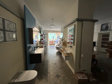 Ausstellung - Gepflegtes Ladengeschäft mit Ausstellungs-, Büro- und Lagerfläche in der Innenstadt