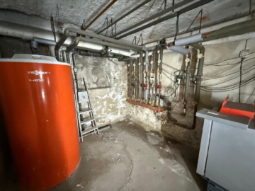 Heizungsanlage - Voll vermietetes MFH in Hofer Innenstadt – Wohnfläche ca. 428 m² – 2 Wohneinheiten – 11 Apartments