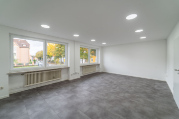 Büro - Lager-/Produktionsstandort mit neuwertigem Büro & top-saniertem Wohnhaus in Wunsiedel im Mischgebiet