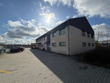 Außenansicht Hinterhof - Büro/Werkstatt flexibel nutzbar – Verwaltung, Produktion/Lager – Grst. 2.070 m² – NF ca. 613 m² – barrierearm