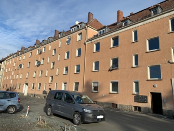 3-Zimmer-Wohnung in zentraler Lage von Hof – 1. OG – PKW-Stellplatz anmietbar – komplett renoviert, 95030 Hof, Etagenwohnung