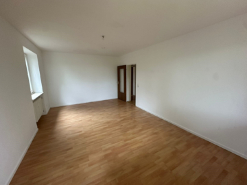 Wohnzimmer - 3-Zimmer-Wohnung – 2. Obergeschoss – Selb – Plößberg – ca. 75 m² Wohnfläche
