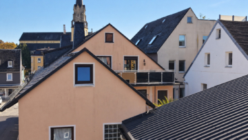 Drohnenaufnahme Dachterrasse - Attraktives sehr gepflegtes Wohn- und Geschäftshaus im Herzen von Selb – 3 Wohnungen – 4 Garagen