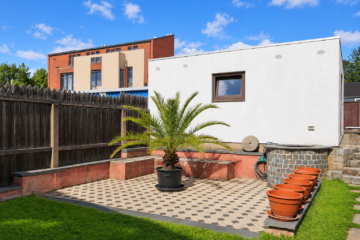 Garten - Attraktives sehr gepflegtes Wohn- und Geschäftshaus im Herzen von Selb – 3 Wohnungen – 4 Garagen