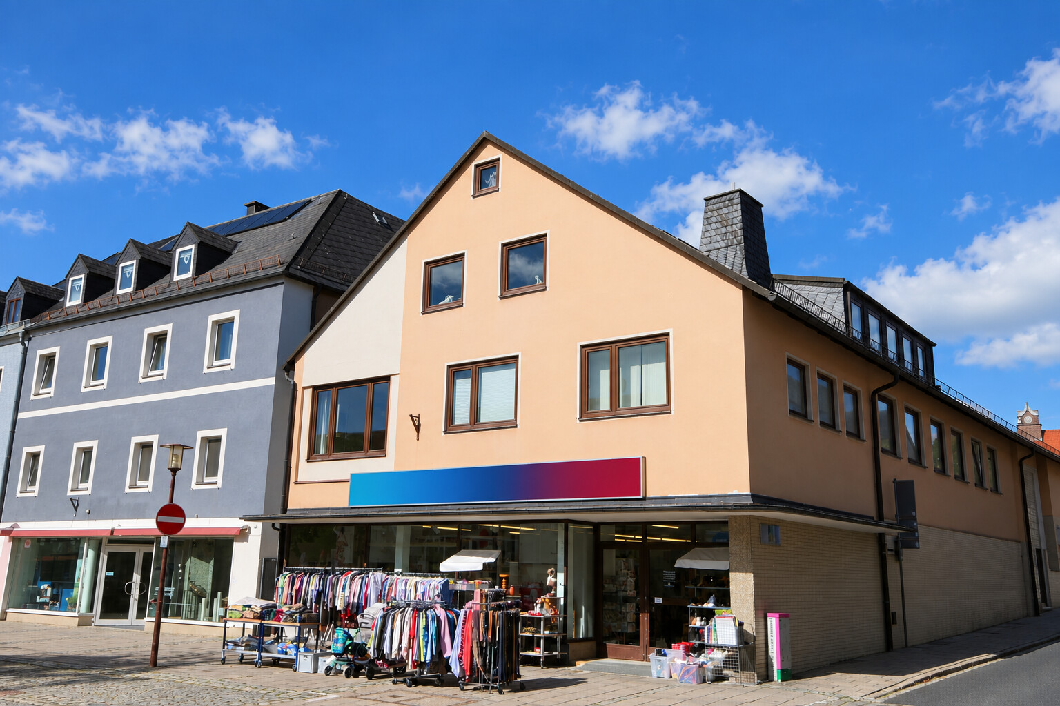 Ansicht Innenstadt - Attraktives sehr gepflegtes Wohn- und Geschäftshaus im Herzen von Selb – 3 Wohnungen – 4 Garagen