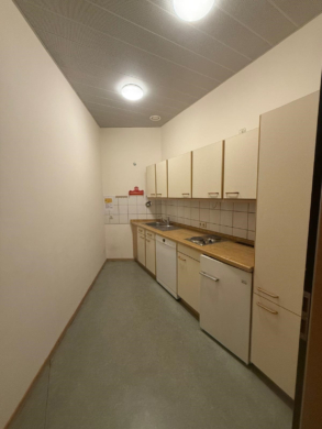 Bild - Bürofläche in zentraler Lage in Selb Gesamtfläche ca. 400 m² im 1. Obergeschoss – barrierefrei mit Aufzug – Tiefgarage – gute Erreichbarkeit