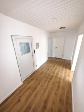 Flur - renovierte Wohnung in Hof – unweit Freiheitshalle – ca. 82 m² Wohnfläche