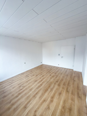 Wohn-/Esszimmer Bild 2 - renovierte Wohnung in Hof – unweit Freiheitshalle – ca. 82 m² Wohnfläche