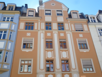 Zentrumsnahe 5-Zimmer-Wohnung (3. OG) in Hof – Süd-Balkon, Kellerabteil & Dachboden – ideal für WGs, 95028 Hof, Etagenwohnung