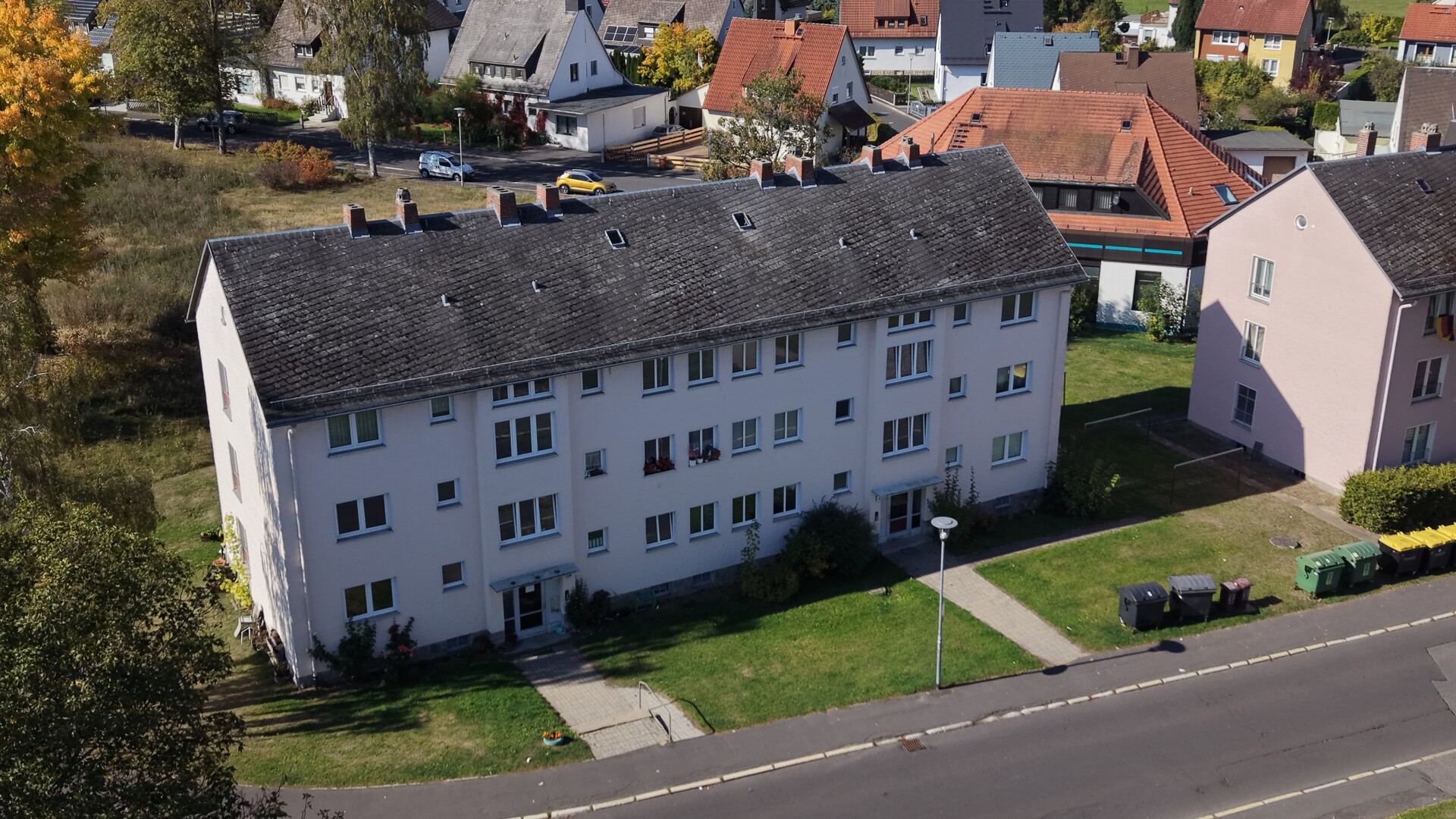 Titelbild - Zur Kapitalanlage: Attraktive Wohnanlage mit 5 MFH in Selb – 36 Wohnungen – 3.999 m² Grundstück