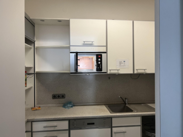 Teeküche - Ehemaliges Bürogebäude (ca. 500 m²) – ideal als Lagerfläche – teilbar dank 2 separaten Eingängen